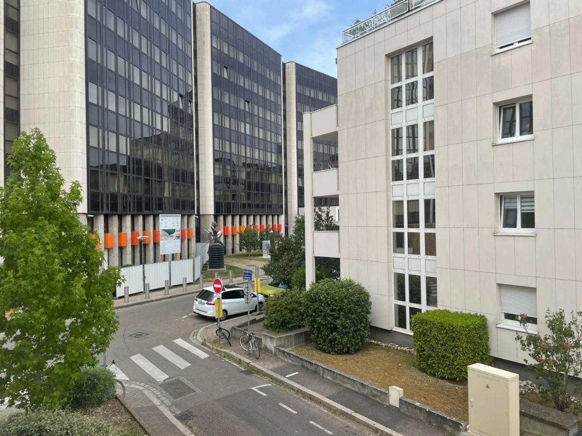 Appartement Elegant A Cote Du Parlement *